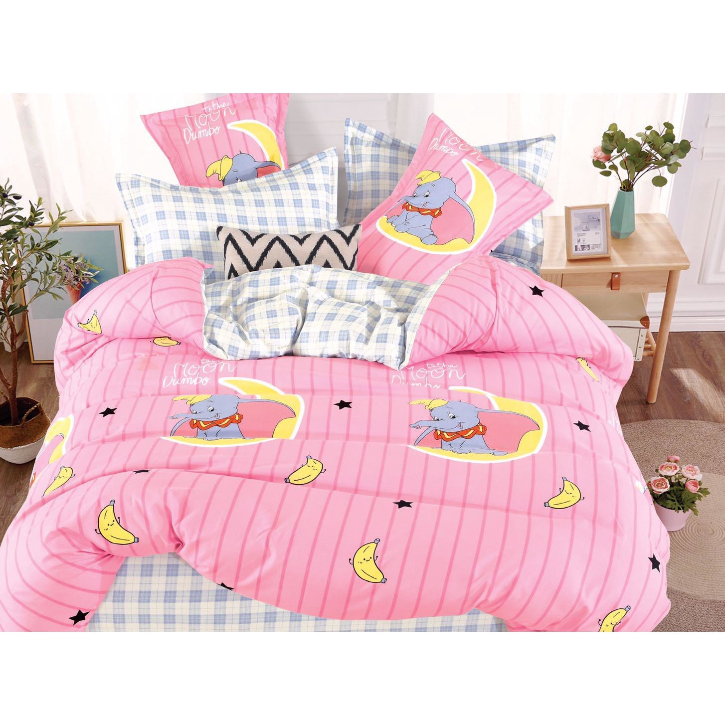 Lenjerie de pat single, 1 persoana, Bumbac Finet, 4 piese, roz, Dumbo pe luna