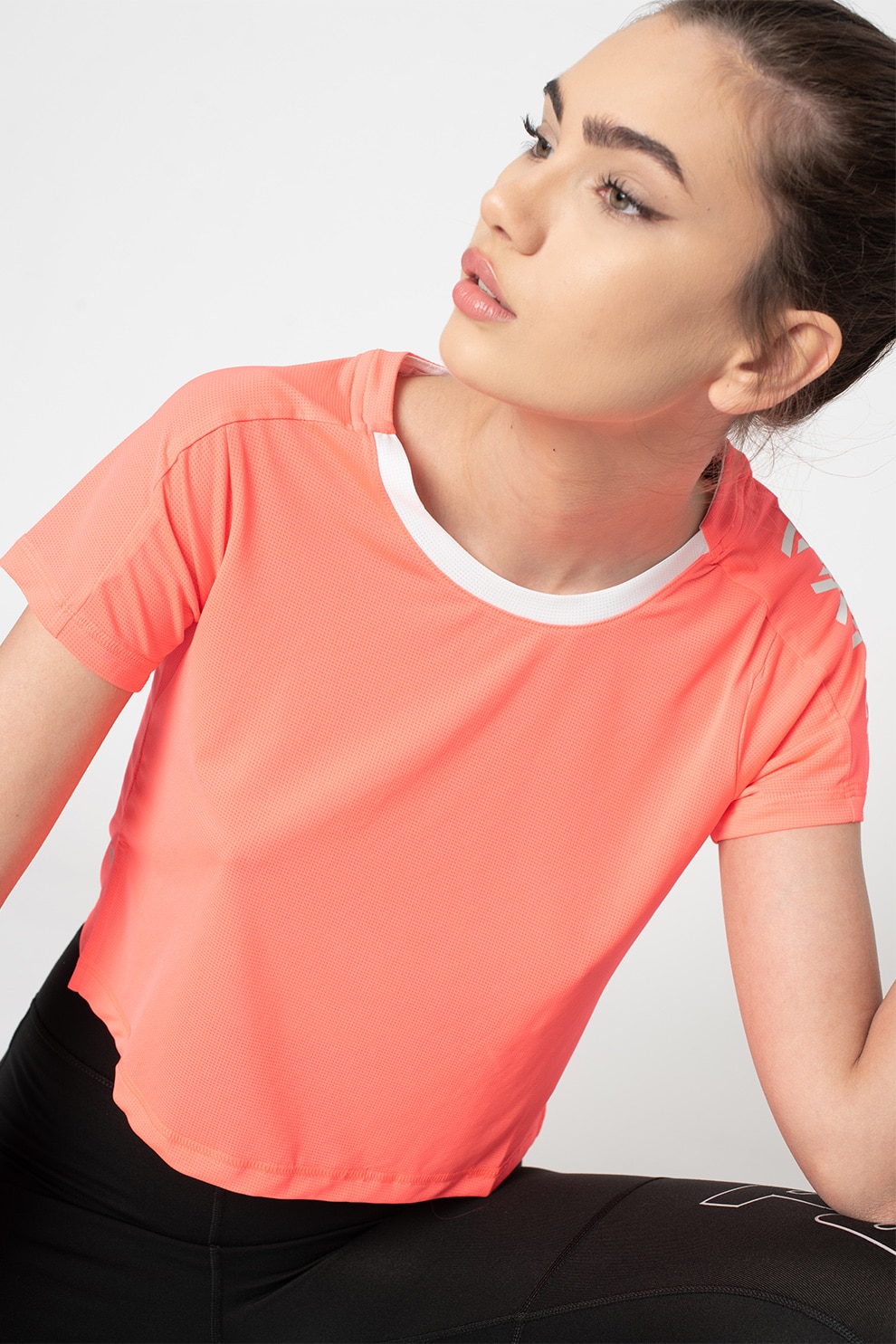 Puma, Tricou crop cu tehnologie dryCELL pentru fitness, Roz neon/Alb