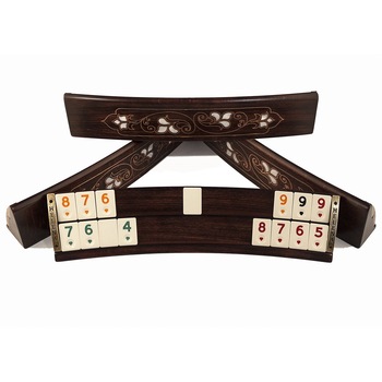 Joc de rummy produs special din lemn incrustat cu perle si mozaic din lemn gravat realizat manual Joc de rummy produs special din lemn incrustat cu perle si mozaic din lemn gravat realizat manual
