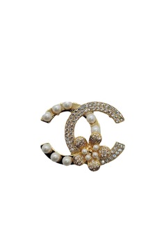 Brosa CHANEL NO 6,,auriu, inox placat cu aur de 14K, 25 g, Cutie cadou Brosa CHANEL NO 6,,auriu, inox placat cu aur de 14K, 25 g, Cutie cadou