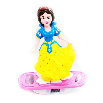 Jucarie interactiva cu baterii, Alba ca Zapada pe skateboard, canta, lumineaza, se roteste Jucarie interactiva cu baterii, Alba ca Zapada pe skateboard, canta, lumineaza, se roteste