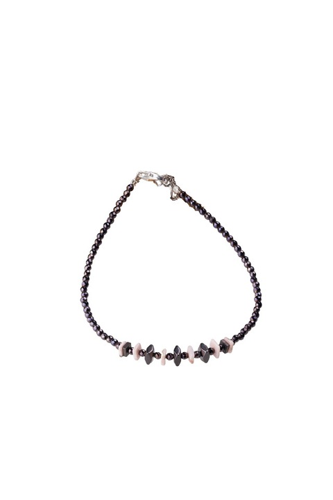 Bratara argint subtire din hematit cu tenta maronie si placute roz de rodonit