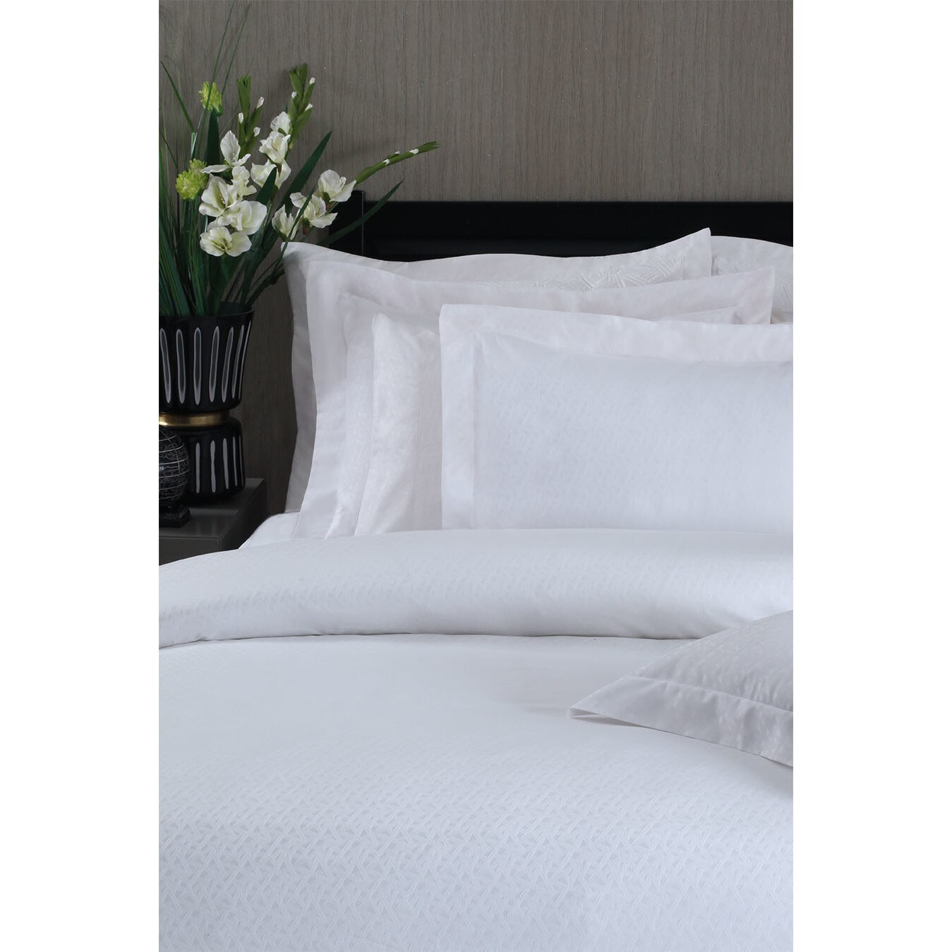 Set lenjerie pentru pat dublu Valeron, Vivaldi, bumbac 100%, tesatura jaquard, calitate premium, 7 piese, hipoalergenic, colectie 2021, alb