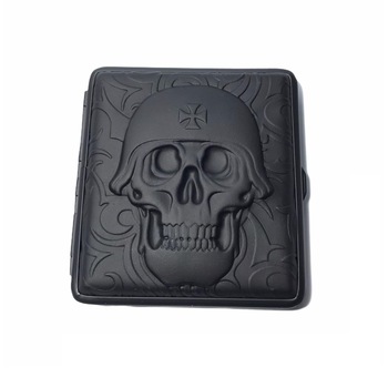 Tabachera Angel Black Skull 20 tigarete dimensiune standard eyes Tabachera Angel Black Skull 20 tigarete dimensiune standard eyes
