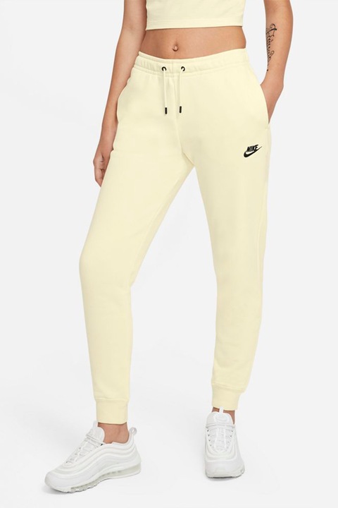 Nike, Спортен панталон Sportswear Essential Club с джобове, Бледожълт