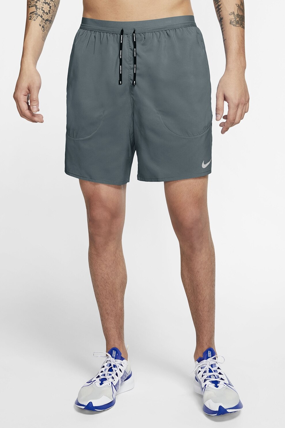 Nike, Pantaloni scurti cu snur in talie pentru alergare Flex Stride, Gri cenusa