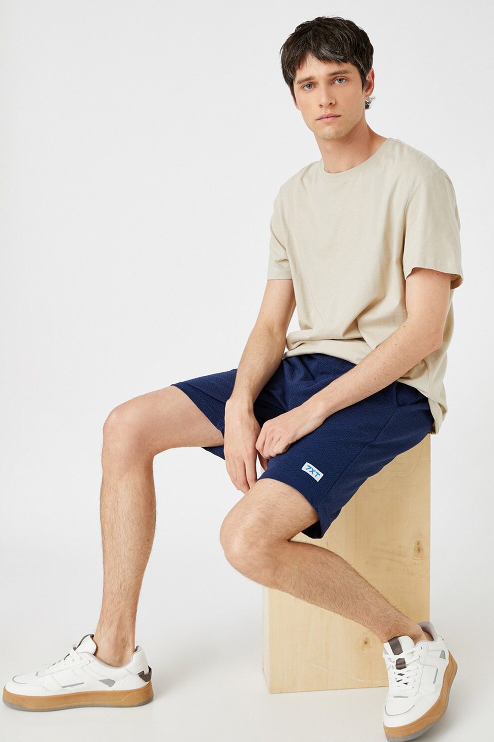 KOTON, Pantaloni scurti texturati cu talie elastica, Albastru inchis, XS
