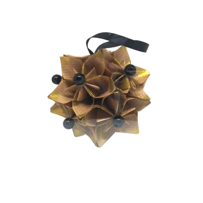 Glob Kusudama - gold - polka dots 2