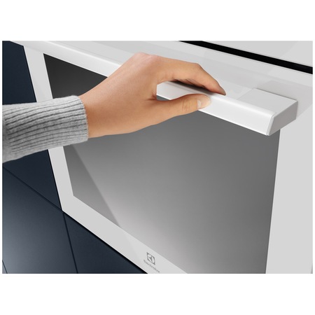 Cuptor incorporabil Electrolux EOE8P39V, Electric, 72 l, Touch control, Autocuratare pirolitica, Grill, Senzor gatire, 17 functii, 160 programe, Clasa A+, Alb