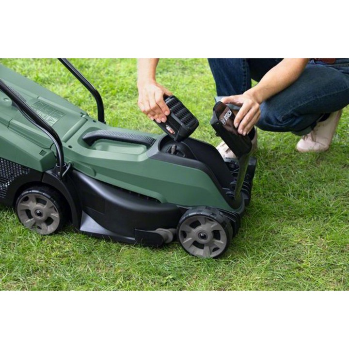 Masina de tuns gazonul pe acumulator Bosch City Mower 18 - 300, 18 V, maner Ergoflex, 31 l capacitate colectare, 1 acumulator, 1 incarcator