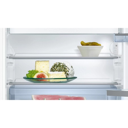 Frigider cu 1 usa incorporabil Bosch KUL15AFF0, 123 l, Clasa F, MultiBox, SuperFreezing, FreshSense, H 82 cm, Argintiu