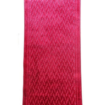 Traversa Antiderapanta Delta, 13264, Rosu, 80x400 cm, 1500 gr/mp Traversa Antiderapanta Delta, 13264, Rosu, 80x400 cm, 1500 gr/mp