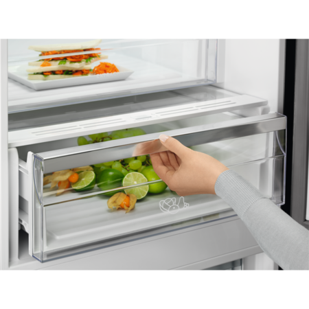 Combina frigorifica Electrolux LNT7ME32X3, 330 l, No Frost, Afisaj LCD, CustomFlex, Multi Flow, Iluminare LED, Clasa E, H 186 cm, Inox antiamprenta