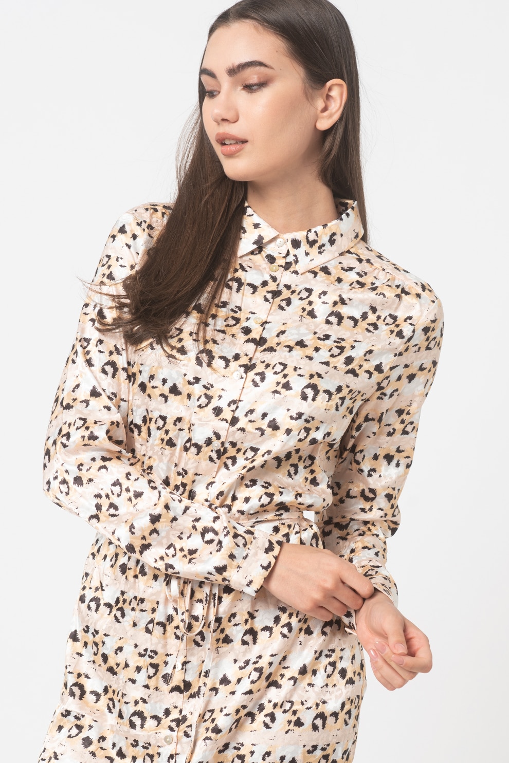 Sisters Point, Rochie satinata tip camasa cu model animal print Erika, Bej/Alb/Negru