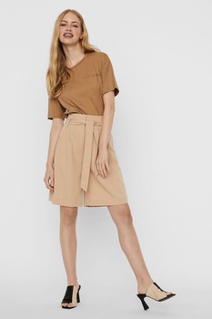 Vero Moda, Pantaloni scurti cu croiala ampla si talie inalta Haily, Maro camel, XS Vero Moda, Pantaloni scurti cu croiala ampla si talie inalta Haily, Maro camel, XS