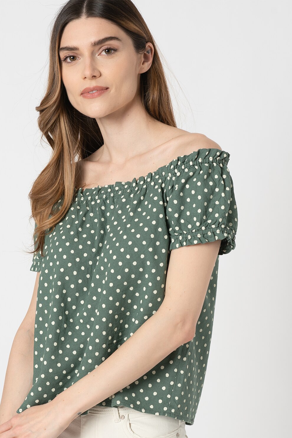 Vero Moda, Tricou din amestec de in, cu decolteu pe umeri si imprimeu, Verde inchis/Alb