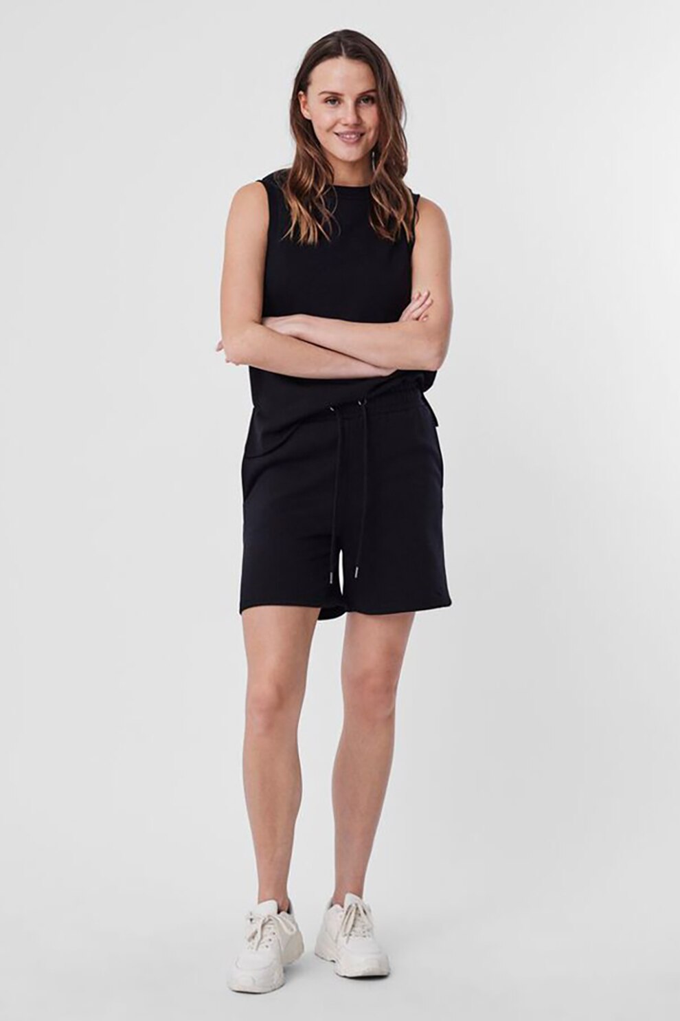 Vero Moda, Pantaloni scurti cu talie ajustabila, Negru