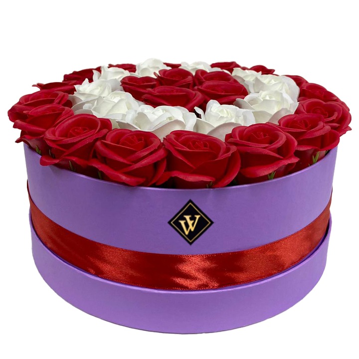 Aranjament floral cu 31 trandafiri sapun rosii si albi in cutie rotunda mov