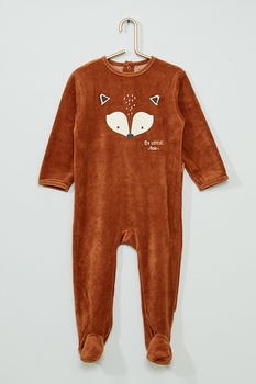 KIABI, Salopeta din amestec de bumbac organic cu botosei si detalii grafice, Maro caramel, 52-55 CM Standard KIABI, Salopeta din amestec de bumbac organic cu botosei si detalii grafice, Maro caramel, 52-55 CM Standard