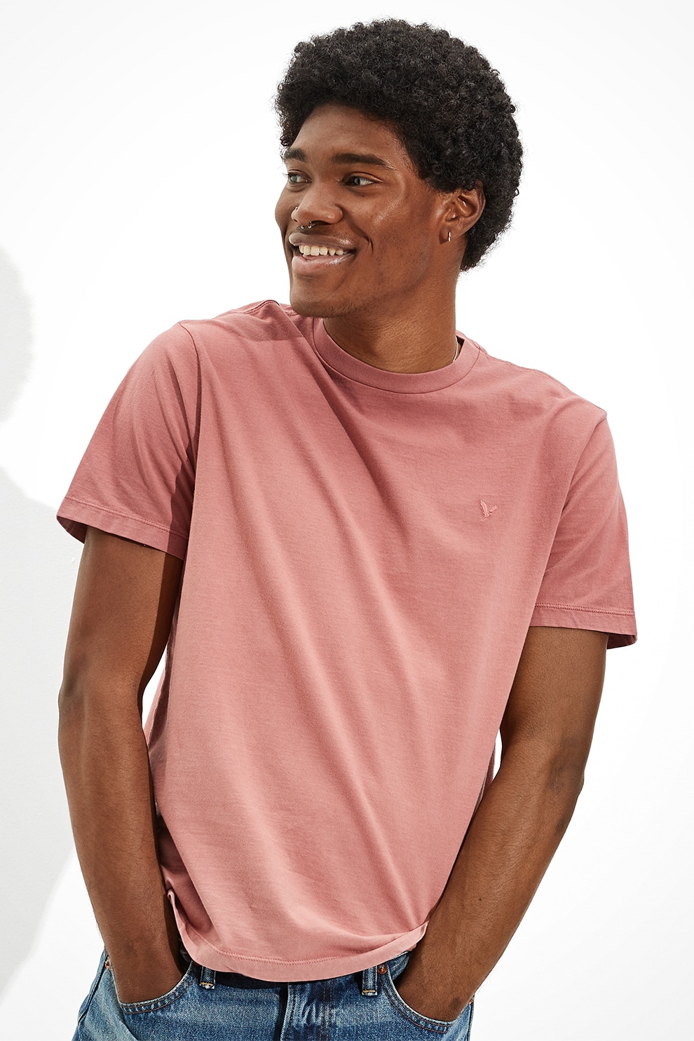 American Eagle, Tricou cu decolteu la baza gatului si aspect in degrade, Rosu stins