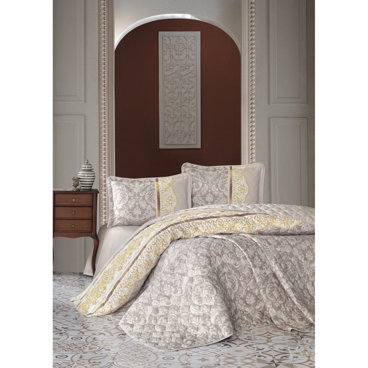 Cuvertura matlasata 240 x 260 cm + 2 fete perna bumbac 100%, 3 piese, Pucioasa, Roco V1 - Bej