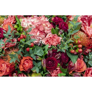 Fototapet autocolant Flori156 Aranjament floral rosu, 135 x 225 cm Fototapet autocolant Flori156 Aranjament floral rosu, 135 x 225 cm