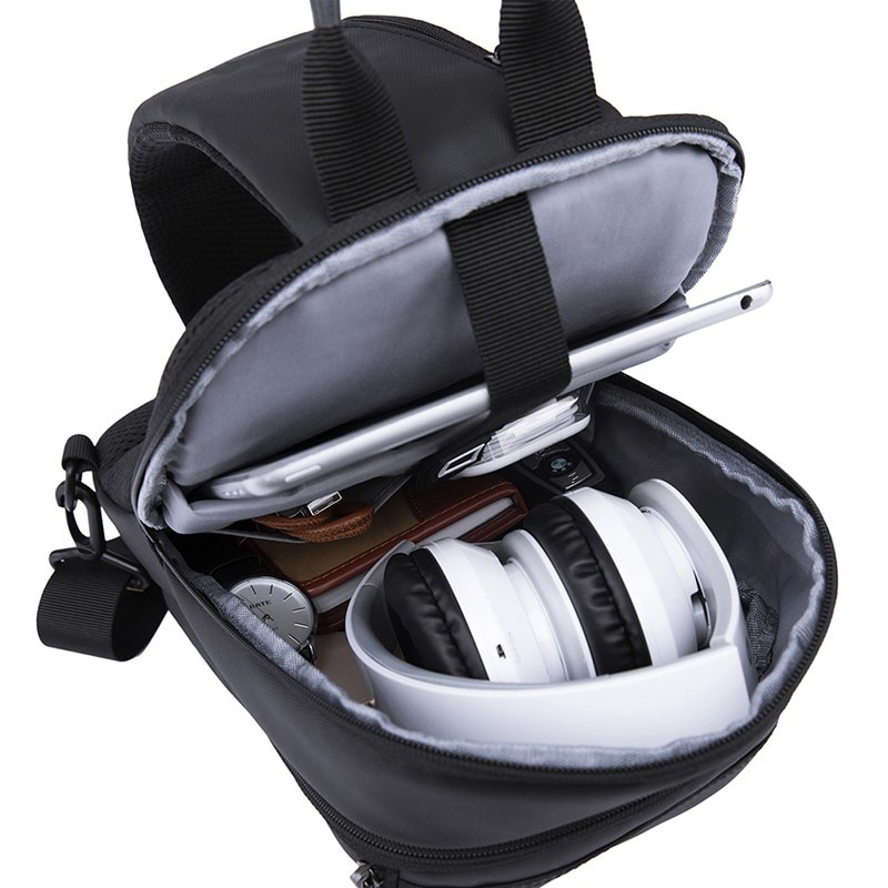 Rucsac crossbody/de umar smart, light, impermeabil, cu port de incarcare USB, Bange, Negru