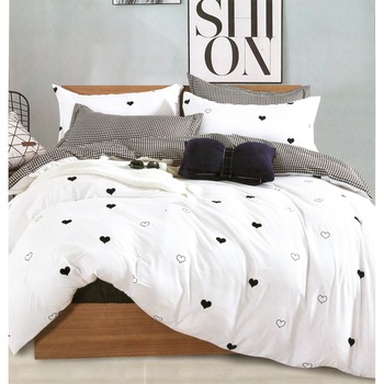 Lenjerie de pat Rosa Double Premium 20 B , 4 piese, pat dublu, cearceaf 220 x 260, 100% microfibra , tip inchidere capse, culoare alb, model inimi negre Lenjerie de pat Rosa Double Premium 20 B , 4 piese, pat dublu, cearceaf 220 x 260, 100% microfibra , tip inchidere capse, culoare alb, model inimi negre