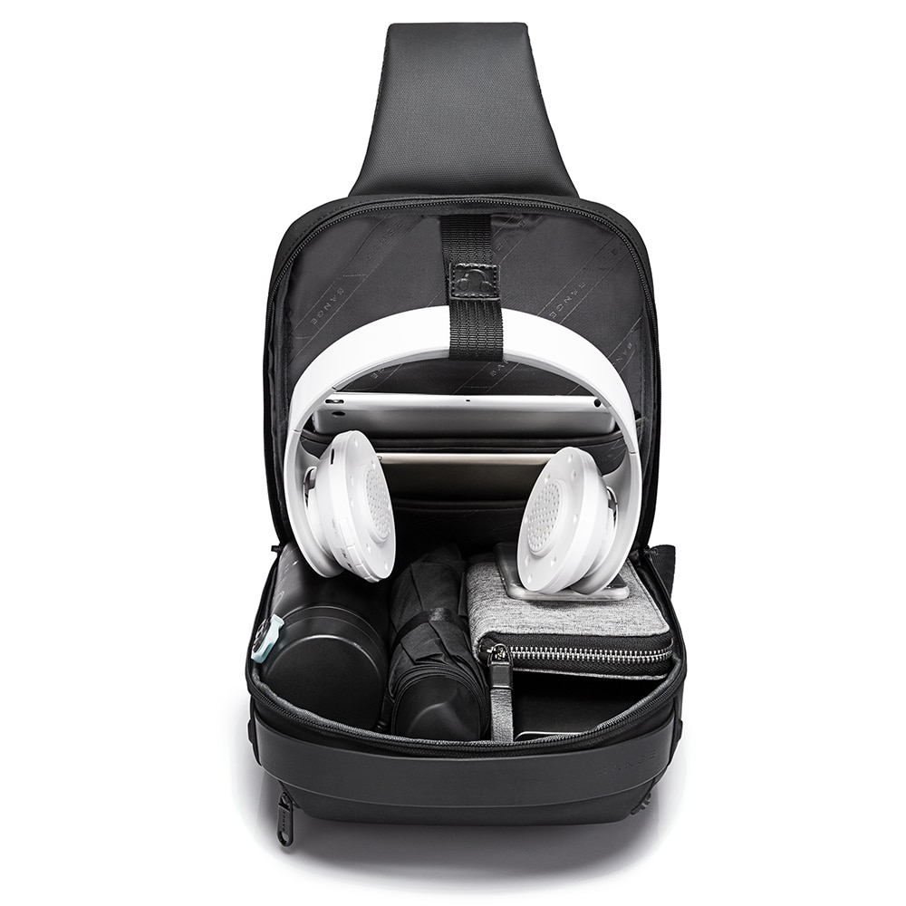 Rucsac crossbody/de umar casual, impermeabil, cu port de incarcare USB si compartiment casti, Bange, Negru