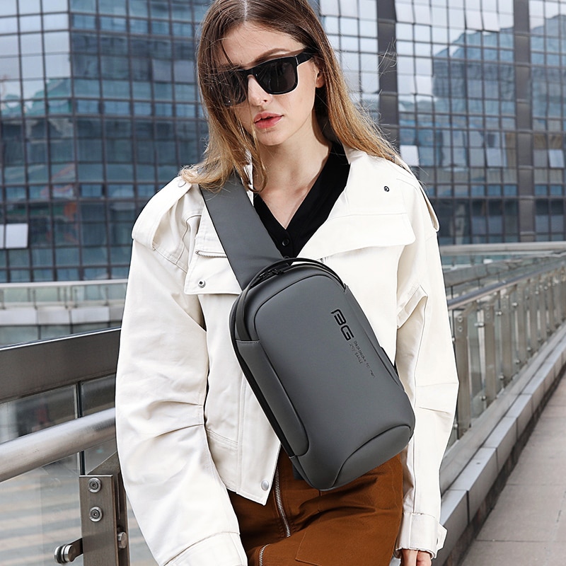 Rucsac crossbody/de umar, multifunctional, cu port de incarcare USB, Bange, Gri