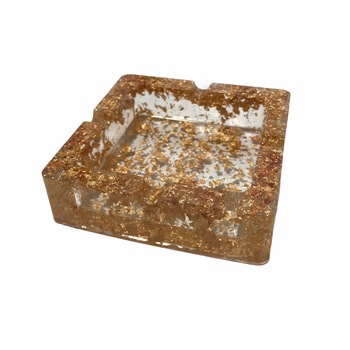 Scrumiera Gentelo din rasina epoxidica transpareta cu insertii, 9 cm X 9 cm Scrumiera Gentelo din rasina epoxidica transpareta cu insertii, 9 cm X 9 cm