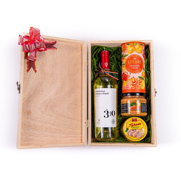 Cutie din Lemn cu Produse din Basarabia 