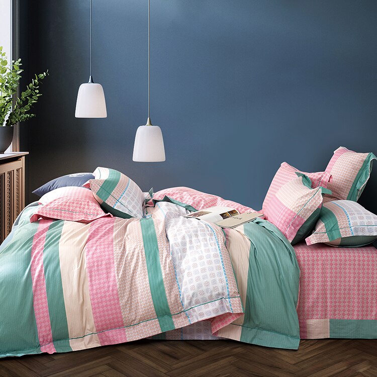 Lenjerie de pat Rosa Cotton 05, 4 piese, pat dublu, cearceaf pat 240x260cm, 65% bumbac 35% poliester , tip inchidere nasturi, culoare roz, model dungi verzi