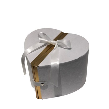 Aranjament floral, Trandafiri de sapun, Auriu si Ivory Aranjament floral, Trandafiri de sapun, Auriu si Ivory