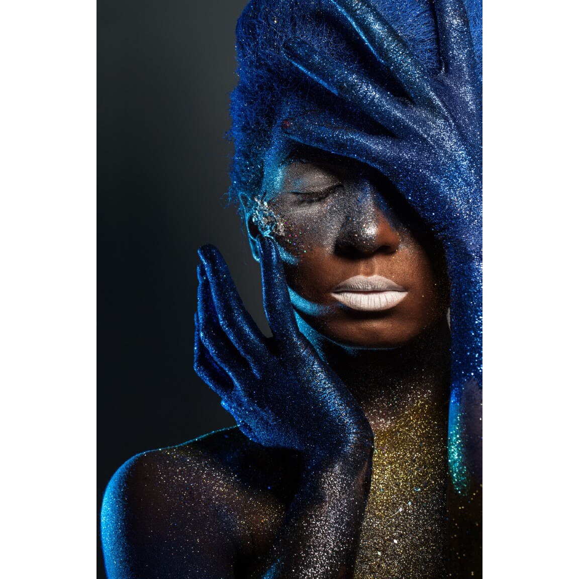 Tablou canvas Portrait51 Femeie pictata cu albastru, 50 x 75 cm