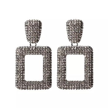 Cercei Geometric Eleganti Luxury Fashion Trends La Moda Alb/Argintiu Stralucitoare fatetate WE031 Cercei Geometric Eleganti Luxury Fashion Trends La Moda Alb/Argintiu Stralucitoare fatetate WE031