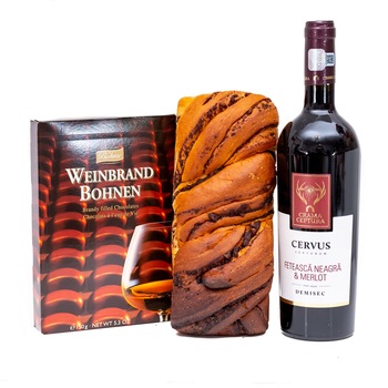 Set Cos Cadou cu Cozonac, Vin si Bomboane, Colorissima Set Cos Cadou cu Cozonac, Vin si Bomboane, Colorissima