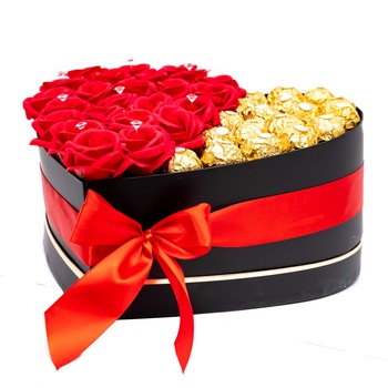 Aranjament Floral Ferrero Red Love, 24 Trandafiri, Colorissima, 30 cm Aranjament Floral Ferrero Red Love, 24 Trandafiri, Colorissima, 30 cm