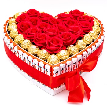 Aranjament Floral Kinder Ferrero Love, 19 Trandafiri, Colorissima, 30 cm Aranjament Floral Kinder Ferrero Love, 19 Trandafiri, Colorissima, 30 cm