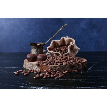 Fototapet de perete autoadeziv si lavabil Compozitie64 Ibric si boabe de cafea, 220 x 135 cm Fototapet de perete autoadeziv si lavabil Compozitie64 Ibric si boabe de cafea, 220 x 135 cm