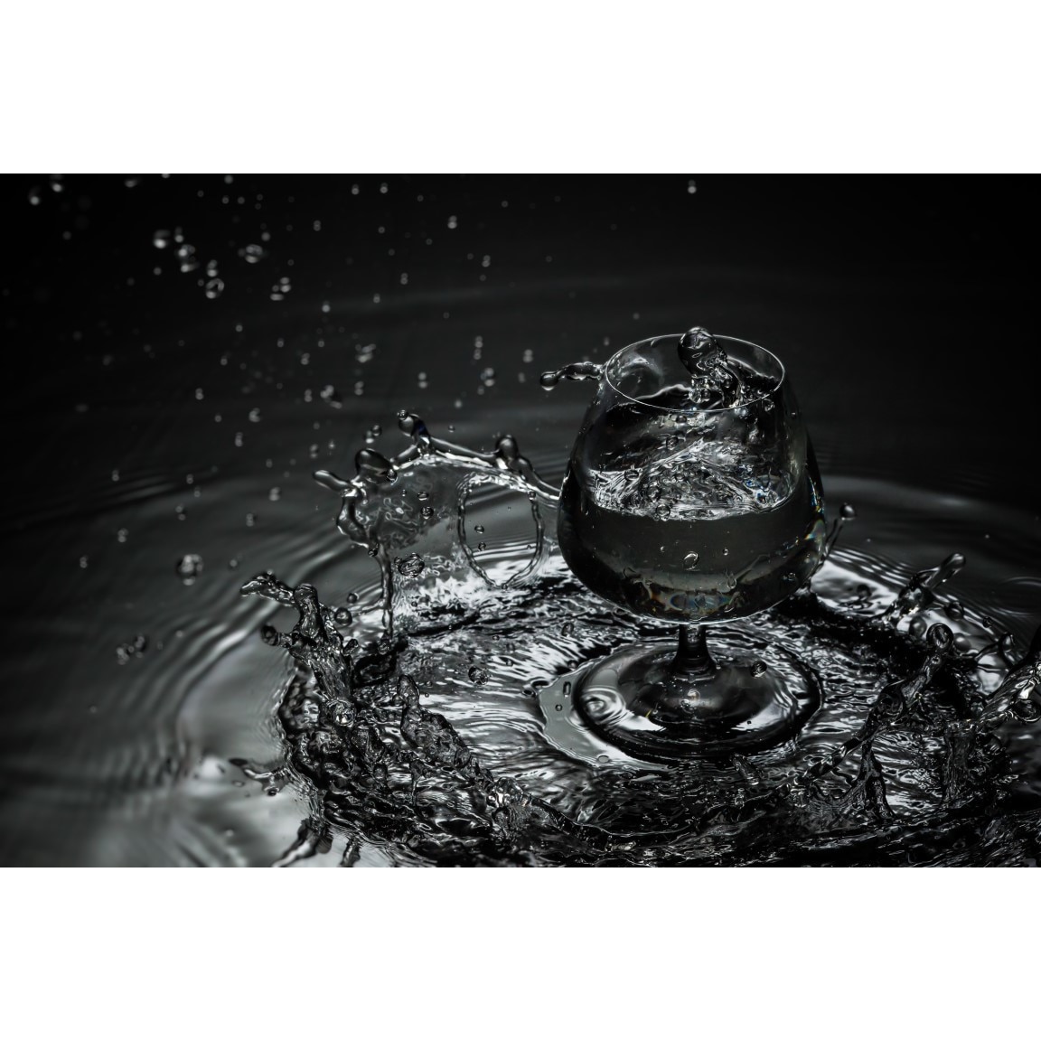 Tablou canvas Compozitie52 Pahar splash in apa2, 75 x 50 cm