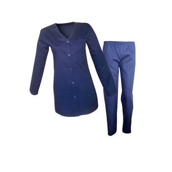 Costum medical de dama maneca lunga, bluza cu capse si pantaloni cu elastic, Bleumarin, S Costum medical de dama maneca lunga, bluza cu capse si pantaloni cu elastic, Bleumarin, S