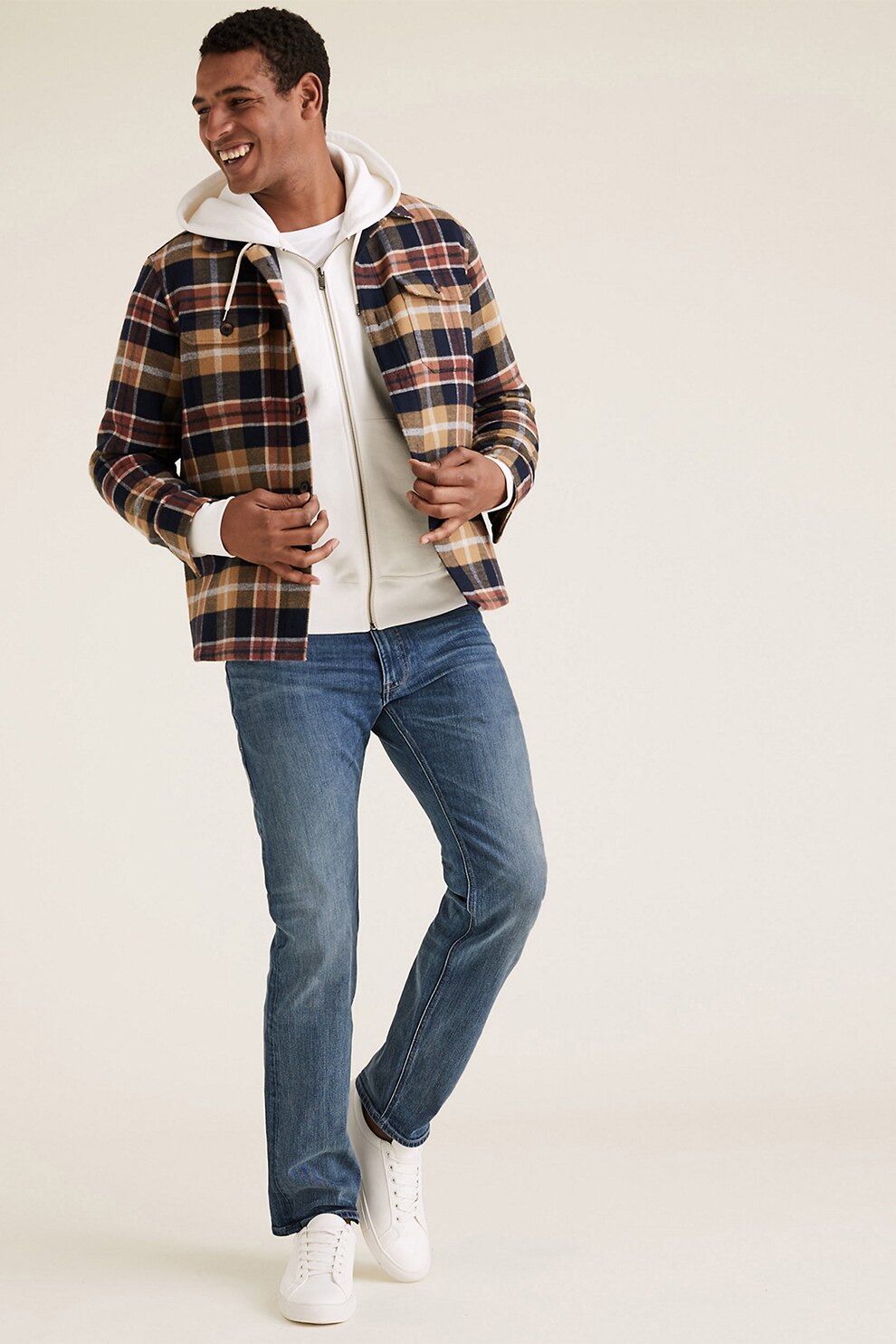 Marks & Spencer, Blugi cu croiala dreapta si aspect decolorat, Albastru deschis