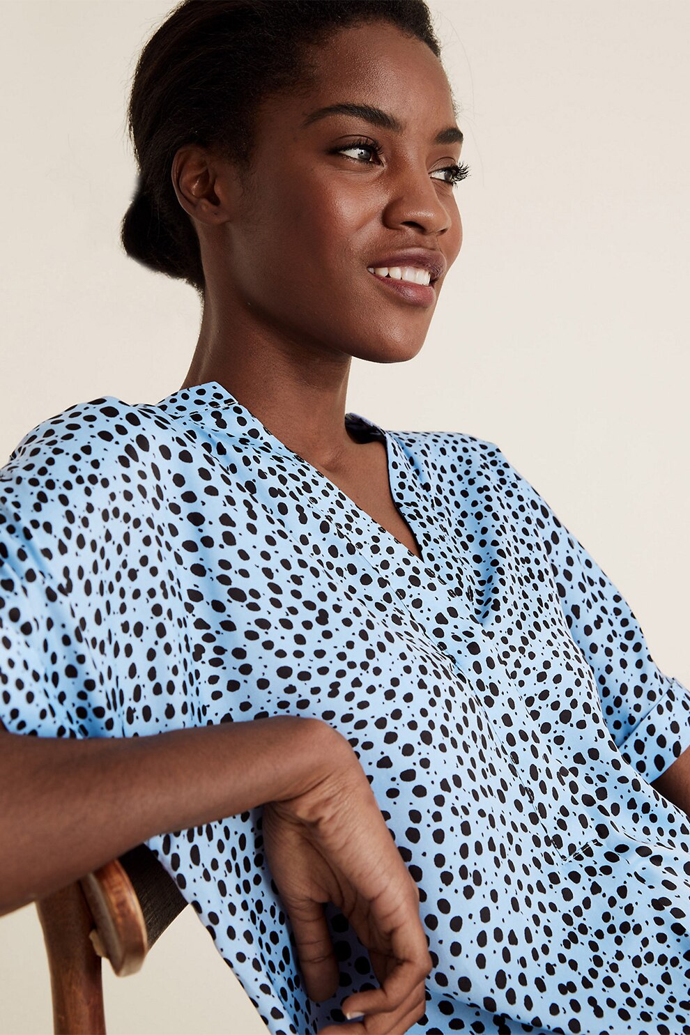 Marks & Spencer, Bluza cu decolteu in V si animal print, Albastru azur