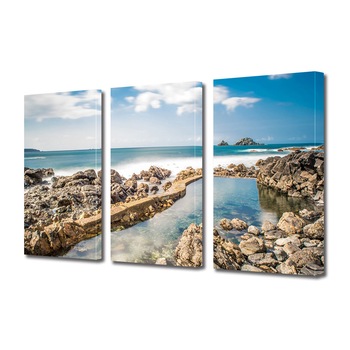 Set Tablouri Multicanvas 3 piese ArtDeco, Plaja stancoasa, Panza pe cadru de lemn, Decoratiuni Moderne pentru Casa, 3 x 70 x 100 cm Set Tablouri Multicanvas 3 piese ArtDeco, Plaja stancoasa, Panza pe cadru de lemn, Decoratiuni Moderne pentru Casa, 3 x 70 x 100 cm