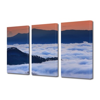 Set Tablouri Multicanvas 3 piese ArtDeco, Ocean de nori sub cerul rosiatic, Panza pe cadru de lemn, Decoratiuni Moderne pentru Casa, 3 x 70 x 100 cm Set Tablouri Multicanvas 3 piese ArtDeco, Ocean de nori sub cerul rosiatic, Panza pe cadru de lemn, Decoratiuni Moderne pentru Casa, 3 x 70 x 100 cm