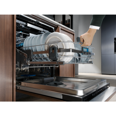 Masina de spalat vase incorporabila Electrolux EEC87400W, 15 seturi, 8 programe, MaxiFlex, AirDry, QuickSelect, Iluminare interioara, Time Beam, WiFi, Afisaj TFT, Clasa C, Motor inverter, 60 cm