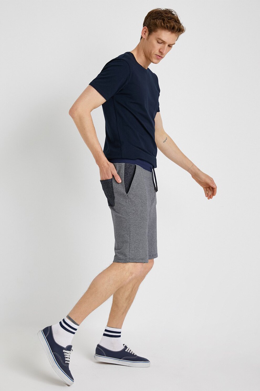 KOTON, Bermude regular fit cu snur de ajustare in talie, Bleumarin/Alb prafuit, S