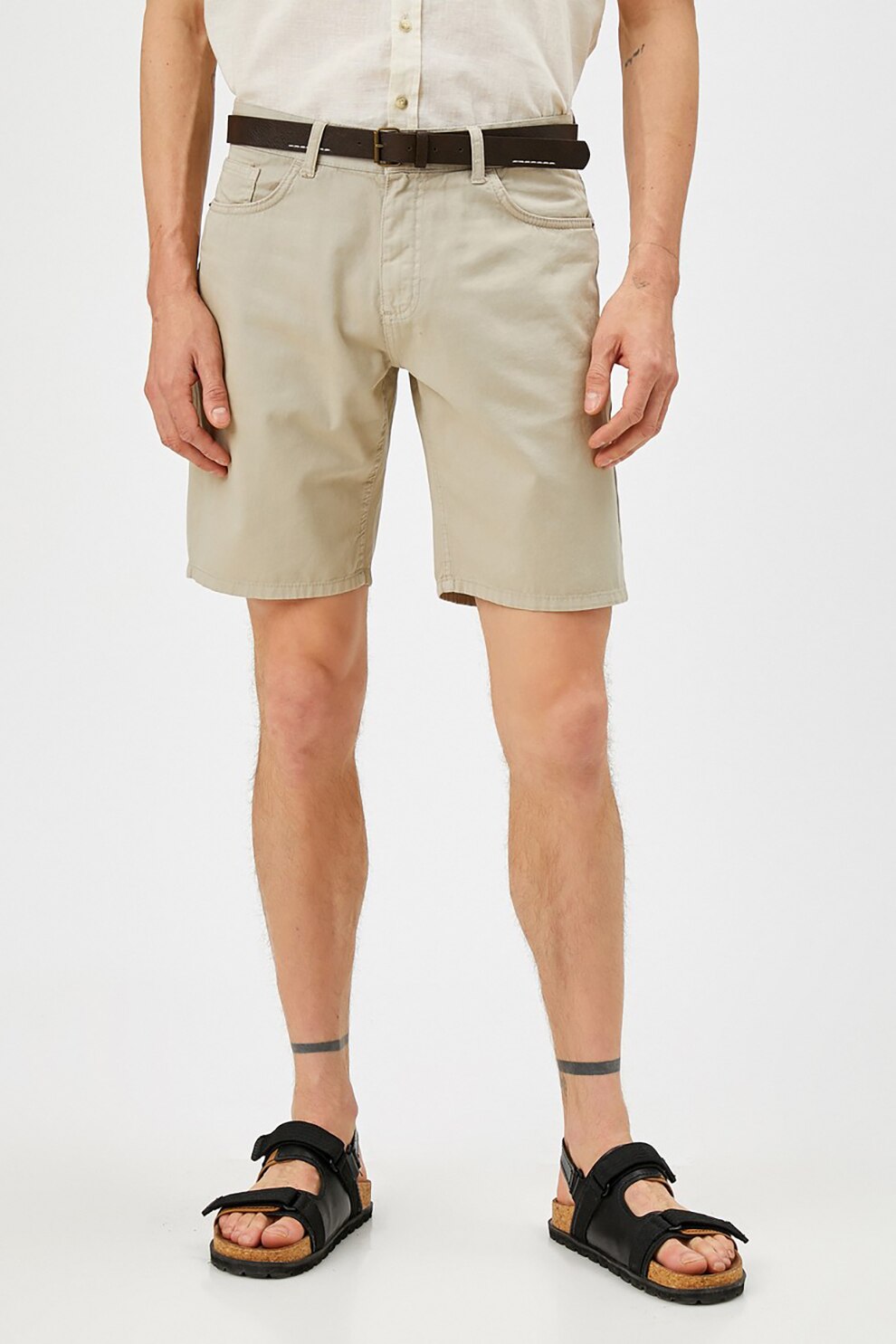 KOTON, Pantaloni scurti cu o curea, Maro camel