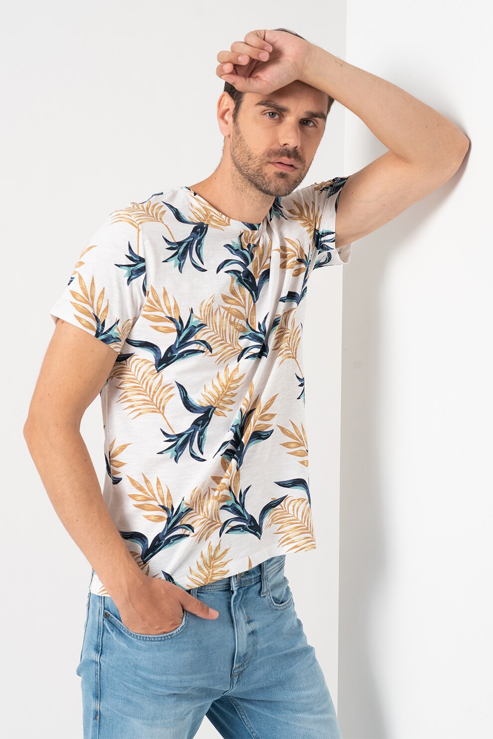 BLEND, Tricou de bumbac organic cu model tropical, Alb/Albastru/Maro